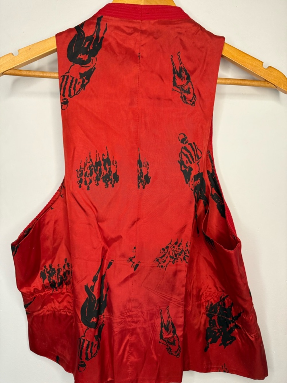 Donegal Red Double Knit Racehorse Equestrian Derby Vest Waistcoat SM/Med